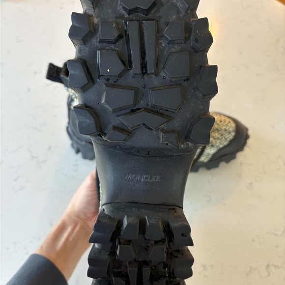 Limited Edition Moncler Helis White/ Black Leather Lace Up Ankle Boots - Picture 5 of 9